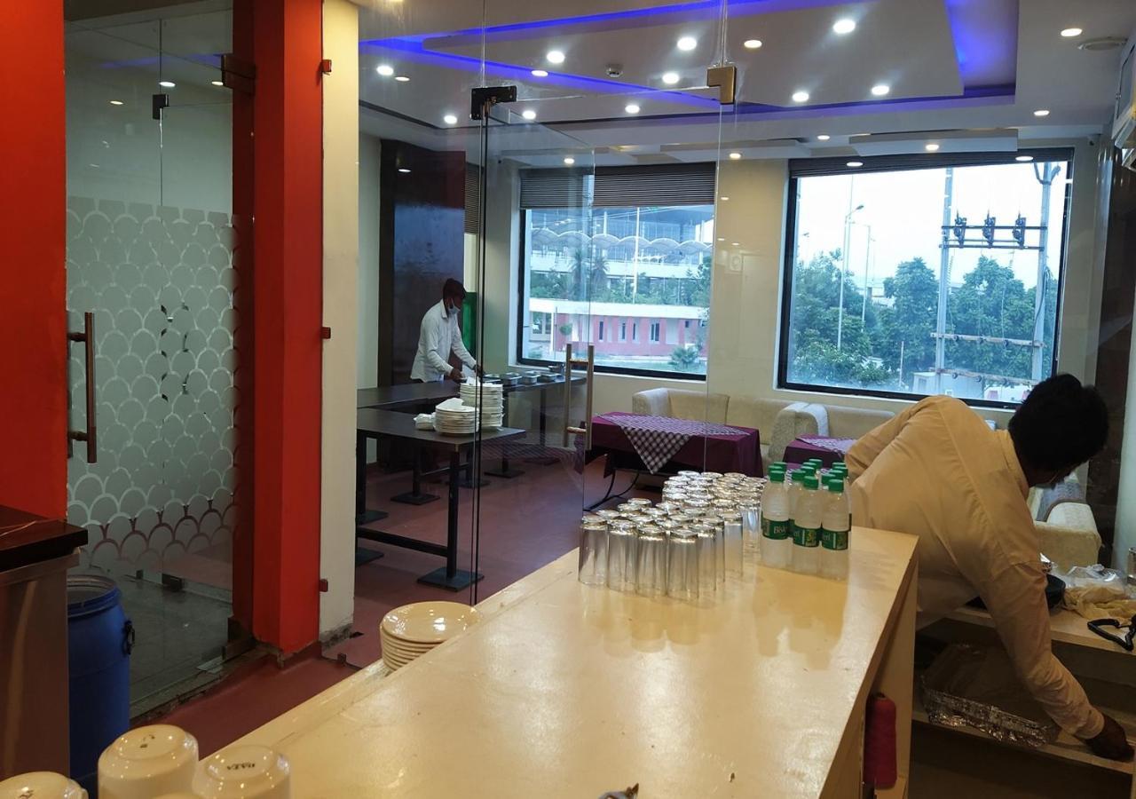 Hotel Eurasia Mohali International Airport Zirakpur Экстерьер фото
