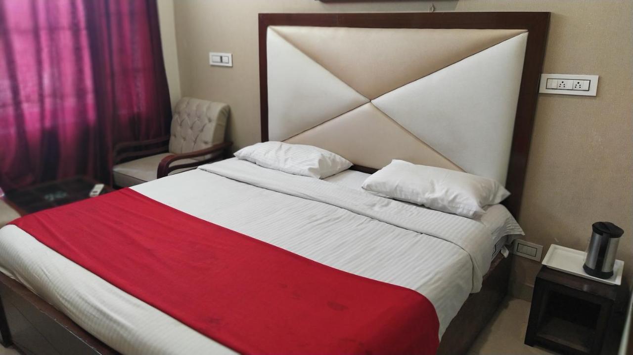Hotel Eurasia Mohali International Airport Zirakpur Экстерьер фото