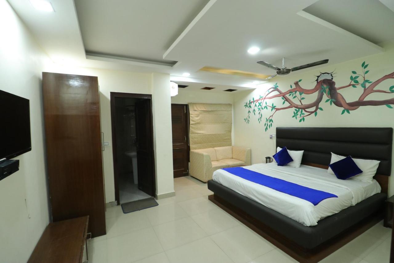 Hotel Eurasia Mohali International Airport Zirakpur Экстерьер фото