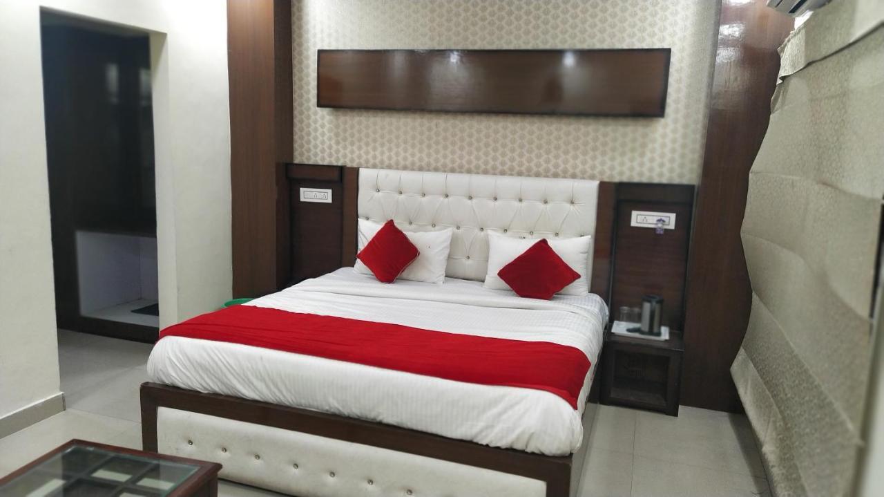 Hotel Eurasia Mohali International Airport Zirakpur Экстерьер фото